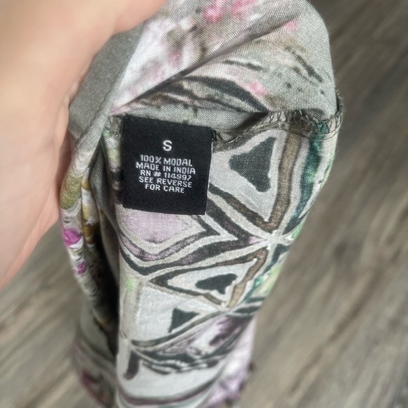 Tolani Collection | Patchwork Printed Tunic Blouse Artsy European - Picture 7 of 7